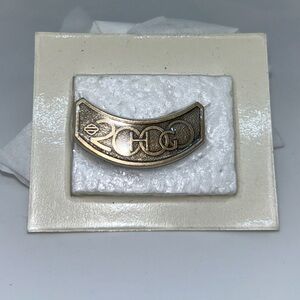 HARLEY DAVIDSON OWNERS GROUP HOG H.O.G. ROCKER 2000 VEST JACKET HAT PIN